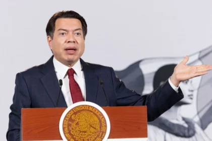 México regulará uso de celulares en escuelas desde noviembre 2026