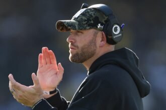 Northwestern renueva a David Braun como entrenador hasta 2031
