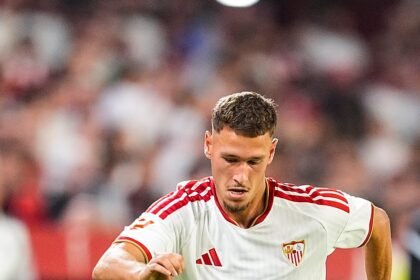 Lucas Stassin baja en Sevilla vs Barcelona por lesión muscular