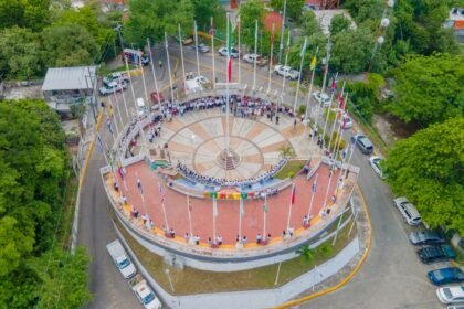 Poza Rica celebra Día de la Nación Pluricultural con banderas