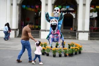 Coatepec celebra Día de Muertos con desfiles y actividades culturales